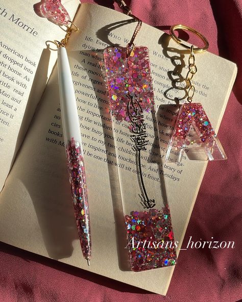 Beautiful combo of resin pen 🖊️ + bookmark 🔖 + Initial keychain…. . Dm to order. . #resin #resinart #resinartist #resinartwork #resinpen #resinbookmark #resinkeychain Pen Bookmark, Resin Pen, Initial Keychain, Resin Artwork, Diy Resin Art, Resin Diy, Resin Art, Initials, Pen