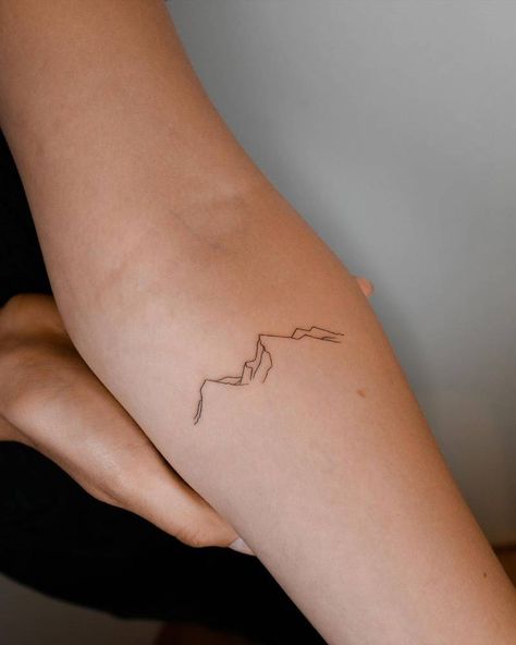 Finger Mountain Tattoo, Hills And Valleys Tattoo, Minimalist Nature Tattoos, Small Nature Tattoos, Iceland Tattoo, Patch Work Tattoos, Minimalist Mountain Tattoo, Peru Tattoo, Moutain Tattoos