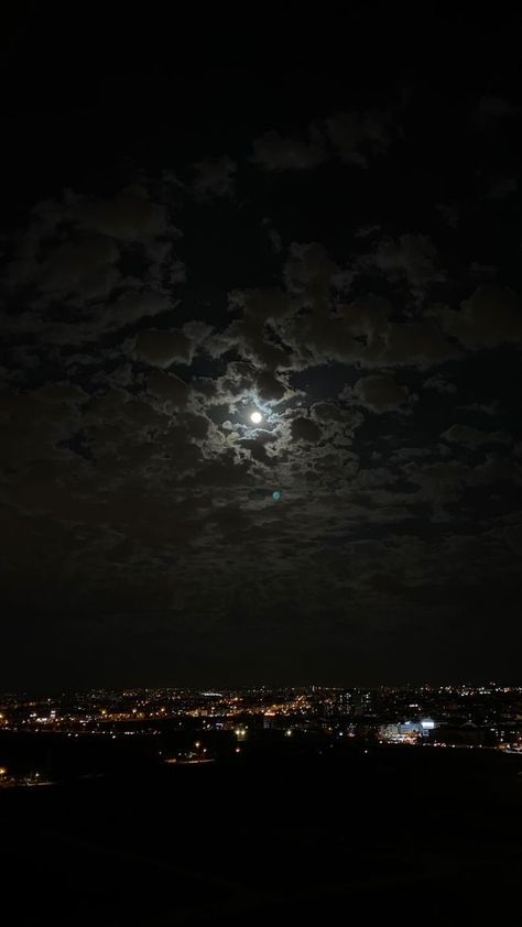 Kartu Pokemon, Zestaw Ikon, Decent Wallpapers, Night Sky Photography, Sky Photography Nature, Dark Nature Aesthetic, Moon Pictures, Sky Pictures, Night Scenery