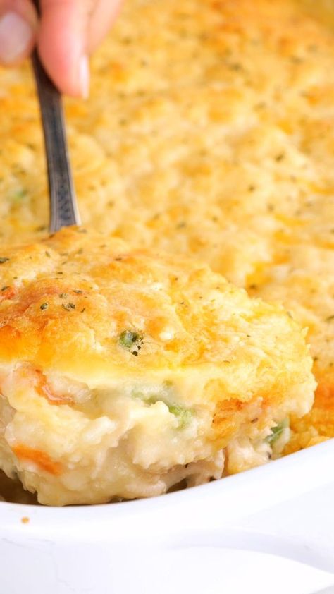 Chicken Cobbler Recipe, Chicken Cobbler, Idee Pasto, Cobbler Recipe, Pot Pies Recipes, Easy Dinner Recipe, Chicken Pot Pie Recipes, Chicken Main Dishes, Yummy Chicken Recipes