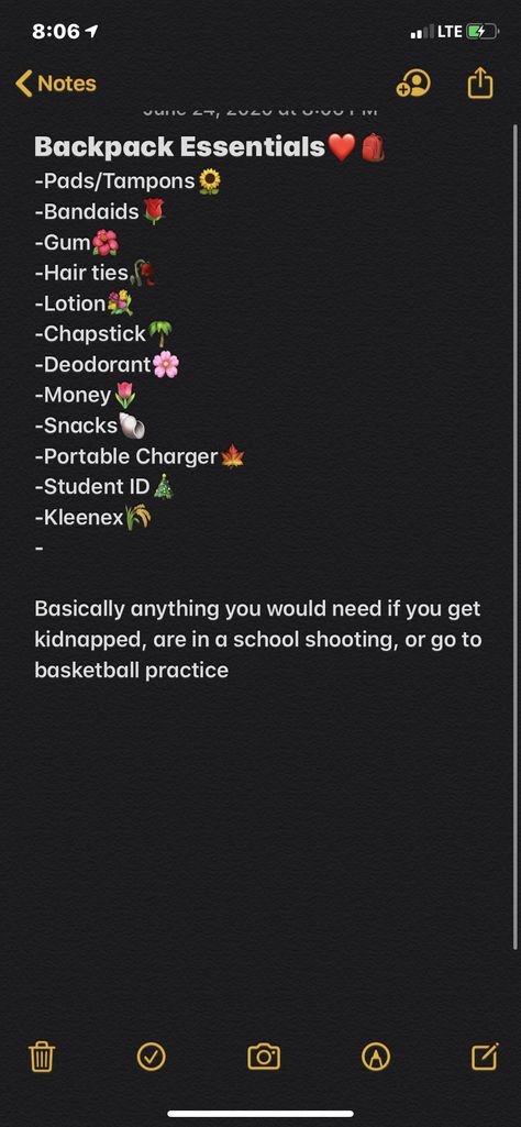 What you should have in your bag when you go to school What You Should Have In Your Backpack, Basketball Bag Essentials, Basketball Workouts Training, Basketball Bag, School Bag Essentials, Backpack Essentials, Pads Tampons, Basketball Practice, Routine Ideas