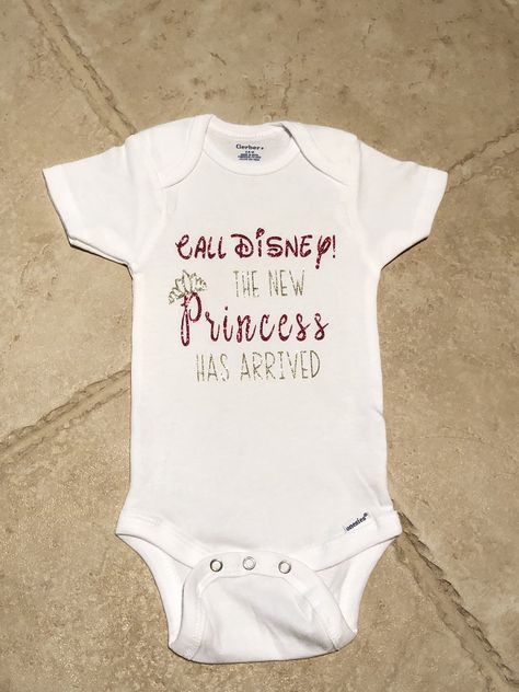 Diy Baby Onesies Girl, Baby Girl Onesie Ideas, Baby Girl Cricut Ideas, Newborn Onesie Ideas, Diy Baby Girl Onesie Ideas, Girl Onesie Ideas, Baby Onsies Ideas Girl, Cute Baby Onesies Sayings, Baby Girl Cricut Onesies