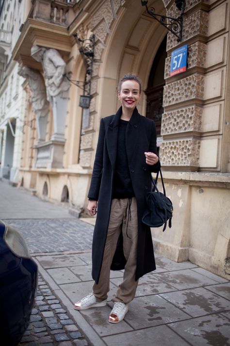 On the streets of Warsaw, Poland Polish Street Style, Poland Street, Poland Fashion, Street Snap, Warsaw Poland, Minimal Chic, Warsaw, Street Styles, All Fashion