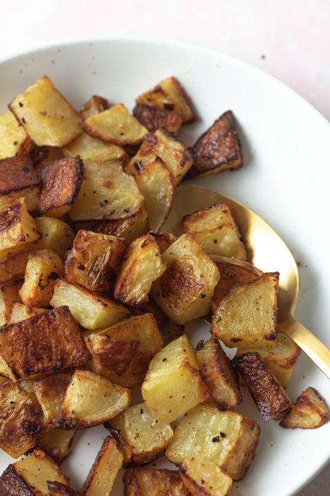 Leftover Roasted Potatoes, Broasted Potatoes, Red Potatoes Oven, Fried Red Potatoes, Baked Bbq Pork Chops, Potatoes Oven, Leftover Baked Potatoes, Fried Potatoes Recipe, Perfect Roast Potatoes