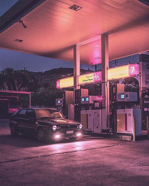 Gas Station Aesthetic, Road Trip Film, Desert Bluffs, Station Aesthetic, Affordable Streetwear, Bmw 320d, Station Service, Retro Hats, New Retro Wave