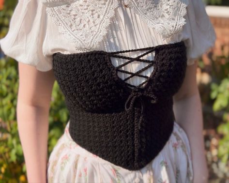 Crochet Corset, شال كروشيه, Crochet Mignon, Top Corset, Bodice Pattern, Corset Pattern, Mesh Tops, Diy Vetement, Crochet Design Pattern