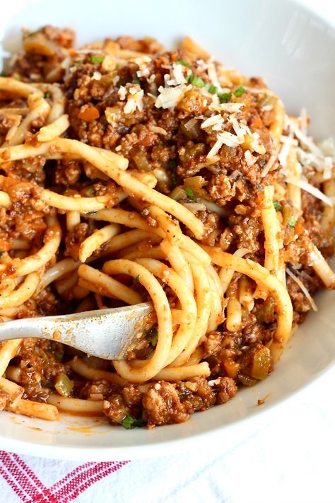 Ground Bison Pasta, Bison Bolognese Recipe, Bison Pasta Recipes, Ground Round Recipes, Bison Pasta, Bucatini Bolognese, Beef Bolognese Recipe, Ground Bison Recipes, Easy Bolognese