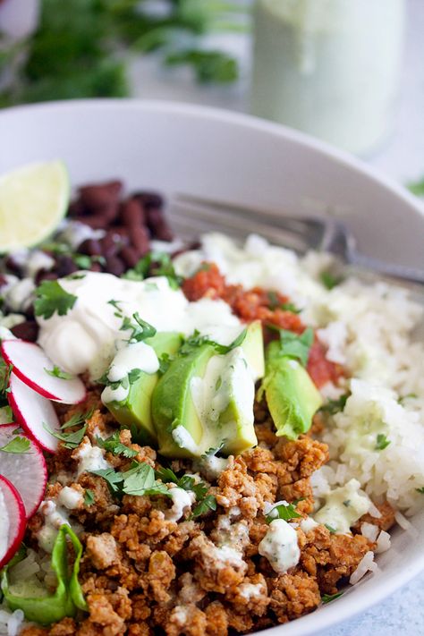 Ground Turkey Burrito Bowls – 5 Boys Baker Ground Turkey Burrito Bowl, Turkey Burrito Recipe, Ground Turkey Burrito, Turkey Burrito Bowl, Ground Turkey Tacos, Turkey Tacos, Burrito Bowls, Burritos Recipe, Taco Bowls