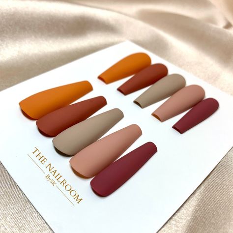 Burnt Orange Matte Nails, Autumn Nails Colors Orange, Orange Nail Set, Fall Matte Nail Colors, Fall Nails Burnt Orange, Nails Orange Fall, Pumpkin Nails Fall, Matte Fall Nails, Orange Fall Nails