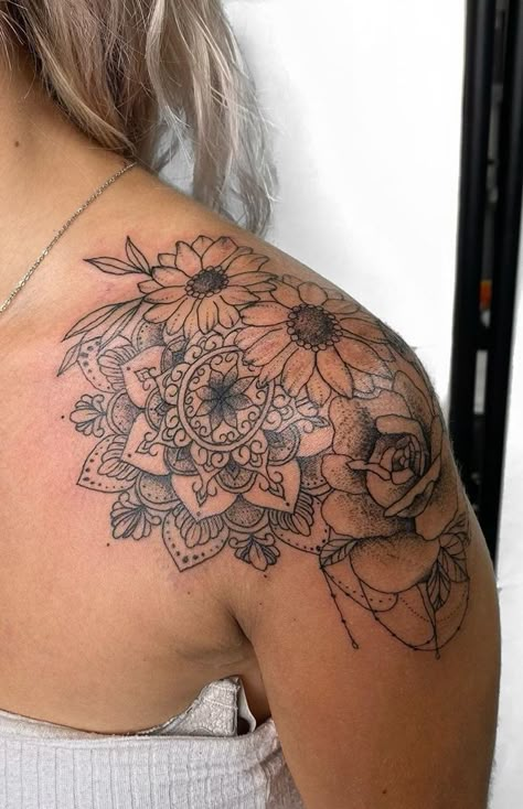 Mandala Tattoo Shoulder, Mandala Tattoos For Women, Women's Shoulder Tattoo, Front Shoulder Tattoos, Shoulder Cap Tattoo, Mandala Tattoo Designs, Shoulder Sleeve Tattoos, Floral Mandala Tattoo, Mandala Tattoo Sleeve