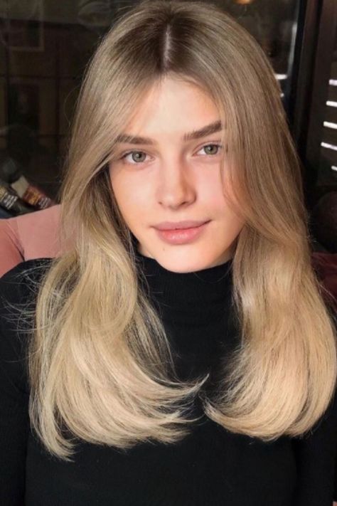 Bangs With Short Hair Korean, Natural Blond Hair, Layered Hair With Curtain Bangs, Brown Hair Tones, Brown Haircut, Balayage Honey, Dirty Blonde Hair Color, Root Smudge, Lowlights Blonde