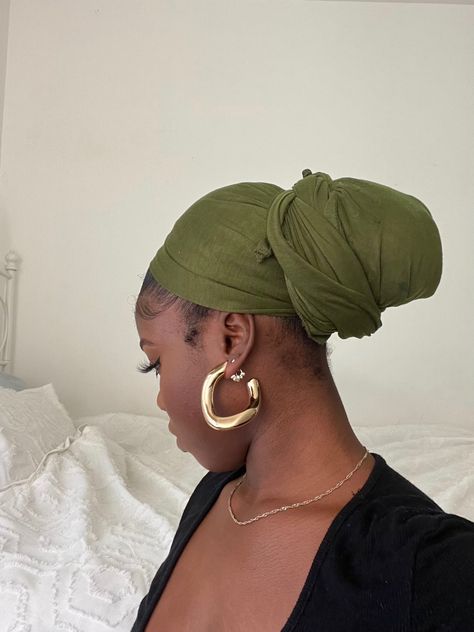 Headwrap Hairstyles, Cabello Afro Natural, African Hair Wrap, Hair Wrap Scarf, Head Wrap Styles, Hair Scarf Styles, Head Scarf Styles, Natural Hair Styles Easy, Turban Style