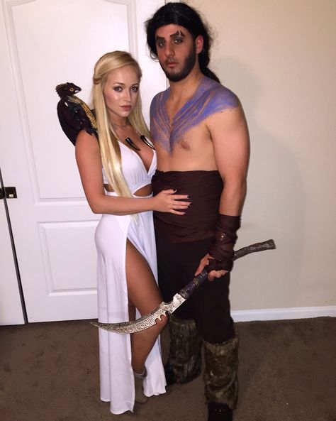 Costumes For Blondes, Halloween Costumes For Blondes, Khaleesi Costume, Daenerys Costume, Game Of Thrones Halloween, Daenerys Targaryen Costume, Blonde Halloween Costumes, Iconic Halloween Costumes, Game Of Thrones Costumes