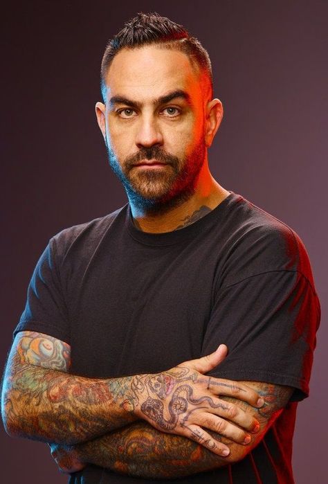 Chriz Nunez Tattoos Chris Nunez Tattoos, Chris Núñez, Chris Nunez, Miami Ink Tattoos, Hand Tattoo Images, Ink Master Tattoos, Miami Tattoo, Famous Tattoo Artists, Miami Ink