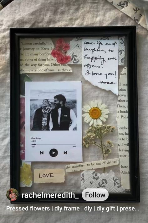 Picture Gifts Diy, Diy Anniversary Gifts For Him, Pressed Flowers Diy, Cute Picture Frames, Valentines Frames, Handmade Gifts For Boyfriend, Diy Anniversary Gift, Creative Gift Ideas, Handmade Photo Frames