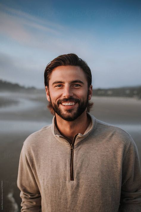 Men Smiling Photography, Lifestyle Headshots Men, Beach Portraits Men, Male Outdoor Headshots, People Smiling Photography, Happy Person Photography, Happy Man Photography, People Photography Faces, Beach Photography Men