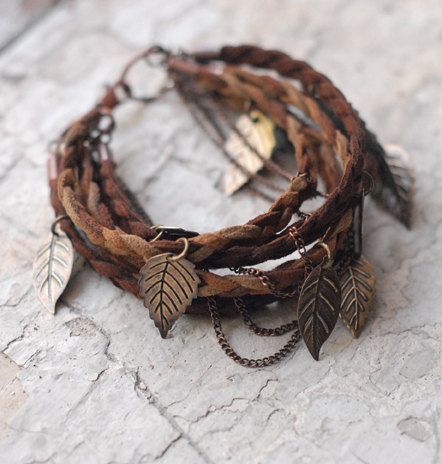 Cardboard Jewelry, Estilo Hippie, Macrame Bag, Bijoux Diy, Hippie Chic, Kate Moss, Boho Bracelets, Hippie Style, Leather Jewelry