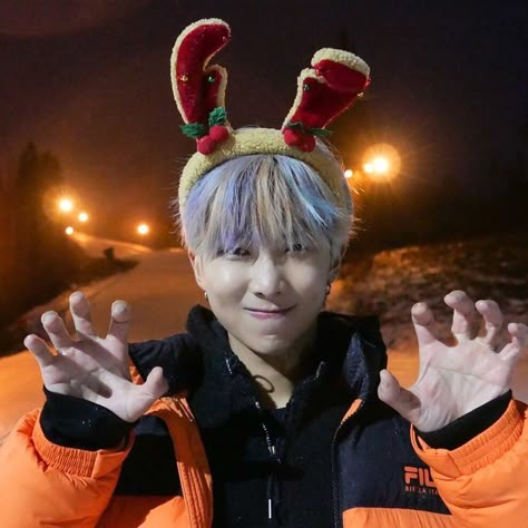 Bts Christmas, Bts Rap Monster, Christmas Icons, My Chemical, Bts Members, Rap Monster, Bts Boys, Foto Bts, Bts Photo