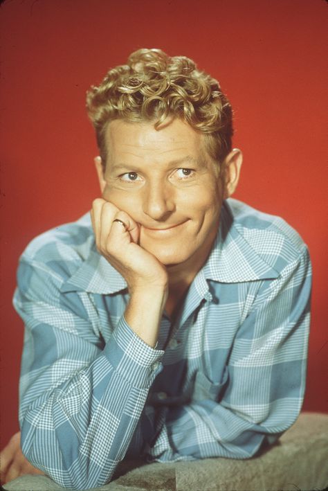 Birthday Remembrance, Old School Movies, Danny Kaye, Classic Movie Stars, Hollywood Legends, Golden Age Of Hollywood, Classic Films, Classic Movies, Hollywood Stars