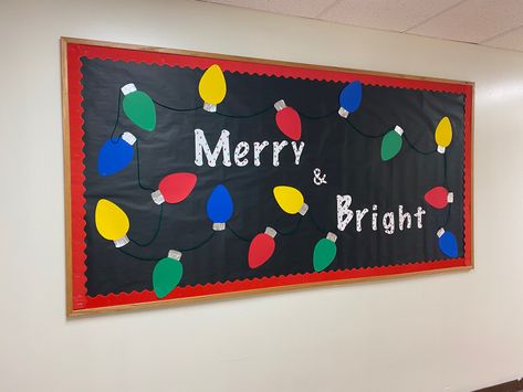 Kindergarten Christmas Bulletin Board, Christmas Bulletin Board Ideas, Easter Card Messages, December Bulletin Boards, Teacher Door Decorations, November Bulletin Boards, Holiday Bulletin Boards, Bulletin Boards Theme, Christmas Bulletin Boards