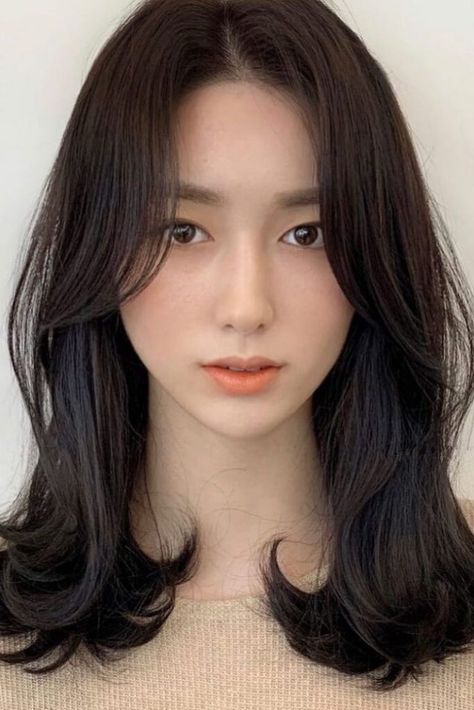 Korean Side Bangs, Cut Side Bangs, Middle Length Hair, Shoulder Length Wavy Hair, Shoulder Length Bob Haircut, Waves Haircut, Korean Haircut, Hairstyle Tips, Side Bangs Hairstyles