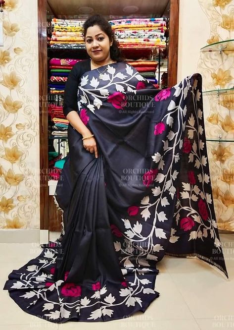 Screen Printing Saree Designs, Onam Sarees, Lace Saree Designs, Saree Borders, Onam Saree, Elegant Sarees, Saree Painting, Lace Saree, Fabric Painting On Clothes