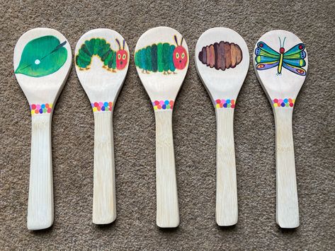 Spoon Puppets, Wooden Spoon Puppets, Cabin Nursery, Story Spoons, The Very Hungry Caterpillar Activities, Story Sacks, World Book Day Ideas, Hungry Caterpillar Activities, Wooden Spoon Crafts