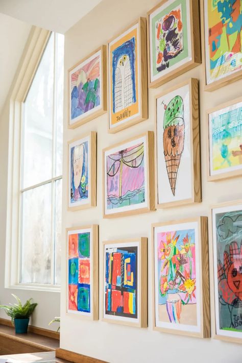 Kids Gallery Wall, Art Display Wall, Photowall Ideas, Textile Studio, Creative Kids Rooms, Art Display Kids, Home Decor Aesthetic, Childrens Artwork, Kids Artwork