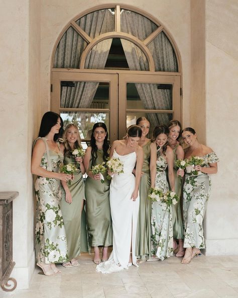 ARIZONA WEDDING PHOTOGRAPHERS - KAYLEE & ANDY | WEDDING TREND Bridesmaid dresses change the look and feel of the photos. We loved these mismatched green floral dresses Kathleen’s… | Instagram Mixed Green Bridesmaid Dresses, Mismatched Green Bridesmaid Dresses, Bridesmaid Dresses Ideas, Olive Green Bridesmaid Dresses, Olive Green Weddings, Neutral Bridesmaid Dresses, Gorgeous Bridesmaid Dresses, Bridal Party Gowns, Floral Bridesmaid Dresses