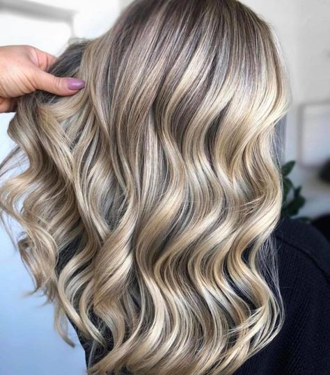 Balayage Vs Highlights, Teasy Lights, Highlights Brown Hair Balayage, Different Hair Colors, Low Maintenance Hair, Brown Hair Balayage, Low Lights Hair, Blonde Hair Looks, Blonde Hair With Highlights