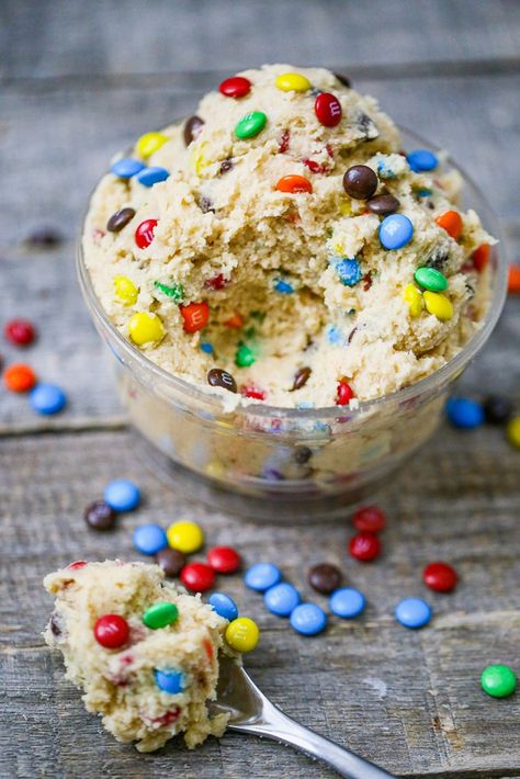 Edible Cookie Dough No Flour, Cookie Dough No Flour, Edible Cookie Dough For Two, Edible Cookie Dough Healthy, Cookie Dough Desserts, Marshmallow Desserts, Fudge Dessert, Edible Cookie Dough Recipe, Cookie Dough Dip