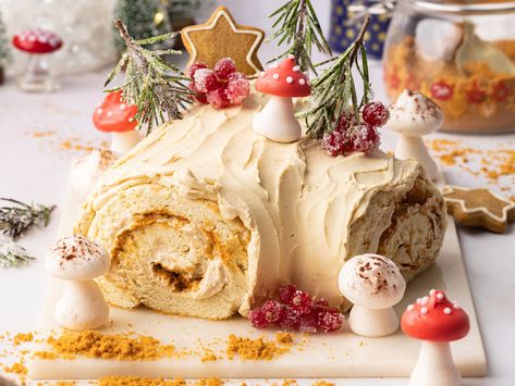 Meringue Mushrooms, Caramelized White Chocolate, Coffee And Walnut Cake, Xmas Desserts, Yule Log Cake, Log Cake, Christmas Hot Chocolate, White Chocolate Ganache, Cake Mixture