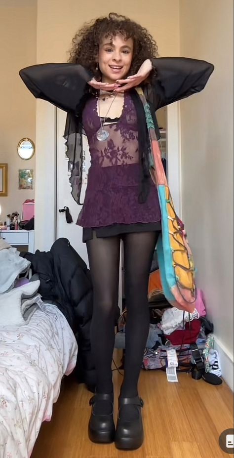 Bri @ brinx212 on tiktok! Dark Casual Outfits, Gothic Skirt Outfit, Dark Grunge Outfits, Brown Skirt Outfit, Outfits Gothic, Gothic Coquette, Skirt Outfit Fall, November Fashion, Black Skirt Outfits