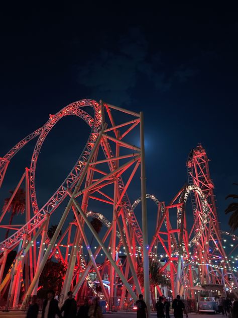 Rollacoaster Aesthetic, Knotts Berry Farm Photo Ideas, Carnival Roller Coaster, Roller Coasters At Night, 6 Flags Aesthetic, Roller Coasters Aesthetic, Amusement Parks Aesthetic, Rollar Coasters Aesthetic, Fun Park Aesthetic