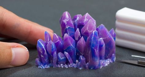 Making Faux Gemstone Crystals with Polymer Clay Warhammer Bases, Terrain Building, Miniature Terrain, Miniatures Painting, Dnd Mini, Clay Minerals, Dnd Items, Clay Crafts For Kids, Warhammer Miniatures