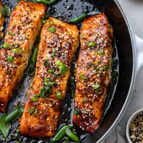 Miso Glazed Salmon - The Recipe Critic Salmon With Miso Sauce, Miso Fish, Meatball Side Dishes, Miso Glazed Salmon Recipe, Miso Salmon Recipe, Miso Glazed Salmon, Miso Recipe, Miso Salmon, Sugar Rice