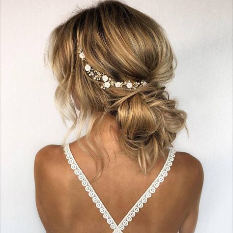 Beachy Wedding Hair, Cute Updo Hairstyles, Loose Bun Hairstyles, Cute Hairstyles Updos, Loose Updo, Wedding Hair Up, Ball Hairstyles, Messy Updo, Peinados Recogidos