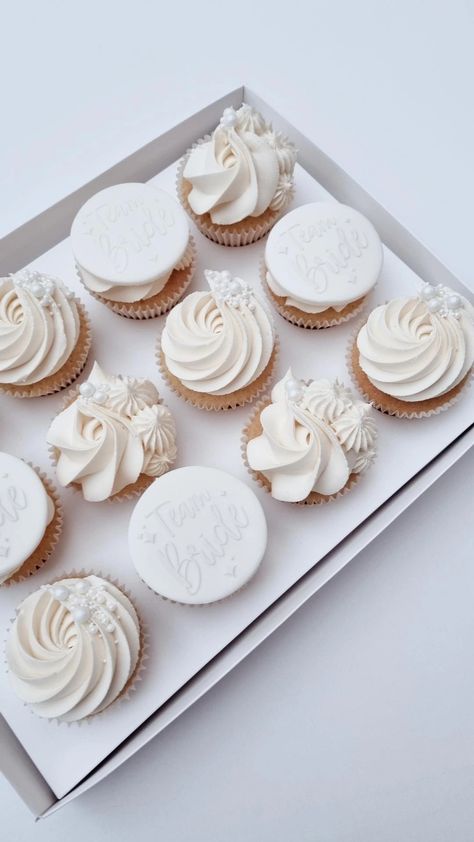 White Rose Cupcakes Wedding, White Bridal Shower Cupcakes, Elopement Cupcakes, Wedding Cupcakes Ideas, Wedding Cupcakes Decoration, Engagement Party Cupcakes, Bridal Cupcakes, White Wedding Cupcakes, Engagement Cupcakes