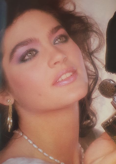 from 'the complete beauty book' 80s Magazine Makeup, 80d Makeup Look, 80s Inspired Makeup Natural, Vintage 80s Makeup, 80s Retro Makeup, True 80s Fashion, 80s Office Makeup, 80s Makeup Authentic, 80s Makeup Magazine