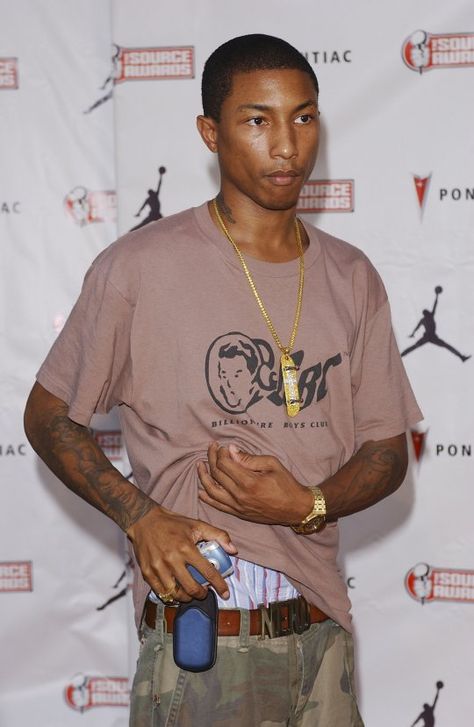 Pharrell in 2004. Nerd Pharrell, Pop Culture Tattoos, 2004 Fashion, Culture Tattoos, High School Photos, 90s Hip Hop Fashion, Cold Outfits, 90s Hip Hop, Photo Proof