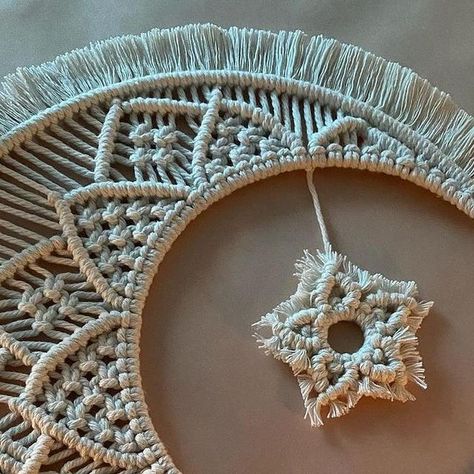 Macrame Moon Diy, Macrame Stars, Holiday Macrame, Macrame Star, Moon Macrame, Moon Pattern, Strung Beads, Macrame Decor, Macrame Art