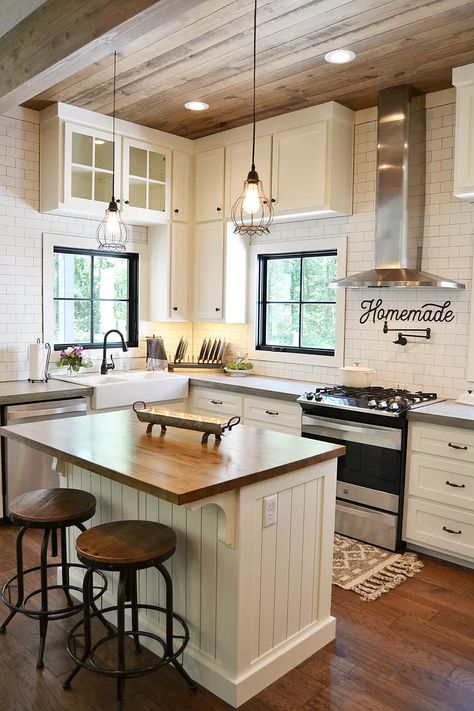 Farmhouse Decorating Ideas, Interior Farmhouse, Small Farmhouse Kitchen, Farmhouse Decorating, Farmhouse Kitchen Design, Kitchen Farmhouse, Kitchen Dinning, Farmhouse Interior, Modern Farmhouse Kitchens