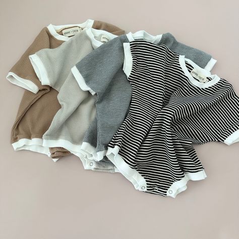 Stay cozy and stylish with our Ezra Waffle Knit Romper! Made from soft waffle knit material, this romper features an oversized fit for maximum comfort. Its neutral color makes it versatile for any occasion, making it a must-have for your baby's wardrobe. Baby Luna, French Baby, Neutral Baby Clothes, Knit Romper, Baby Boutique Clothing, Baby Co, Baby Boy Romper, Knitted Romper, Gender Neutral Baby Clothes