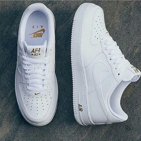 Nike Air Force 1 #Women - Listed in Best of #Nike #Fashion #Sneakers #FashionAccessories#Shoes #Activewear #NikeWomen #GetTheLook N108 Nike Air Force 1 Women, Air Force 1 Women, Nike Fashion Sneakers, Boty Nike, Kicks Shoes, Tenis Nike, Streetwear Mode, Nike Air Shoes, Fresh Shoes