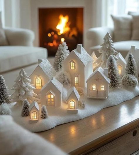 White Living Room Christmas Decor, Snowy Centerpiece Ideas, Winter Wonderland Home Decorations, White Wonderland Christmas Decor, White Theme Christmas Decor, Gold And White Christmas Decorations, Christmas Winter Wonderland Theme Decor, Homemade Home Decor Ideas Crafts, White Ornaments Christmas Tree Ideas