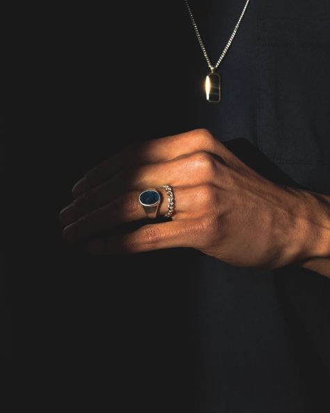 Mens Gold Signet Rings, Guy Jewelry, Blaise Zabini, Hello Handsome, Mens Rings Fashion, Jewelry Photoshoot, Gold Signet Ring, Rings Gold, Jewelry Rings Diamond