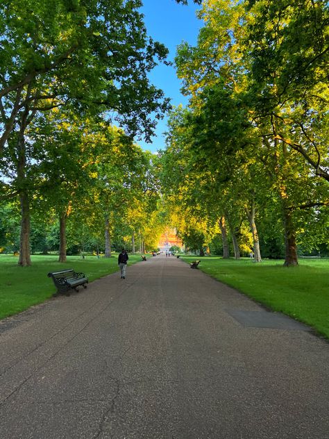 London Walk Aesthetic, London Parks Aesthetic, London Hyde Park Aesthetic, Victoria Park London, Green Park London, Hide Park London, Running In London, London Park Aesthetic, Hyde Park London Aesthetic