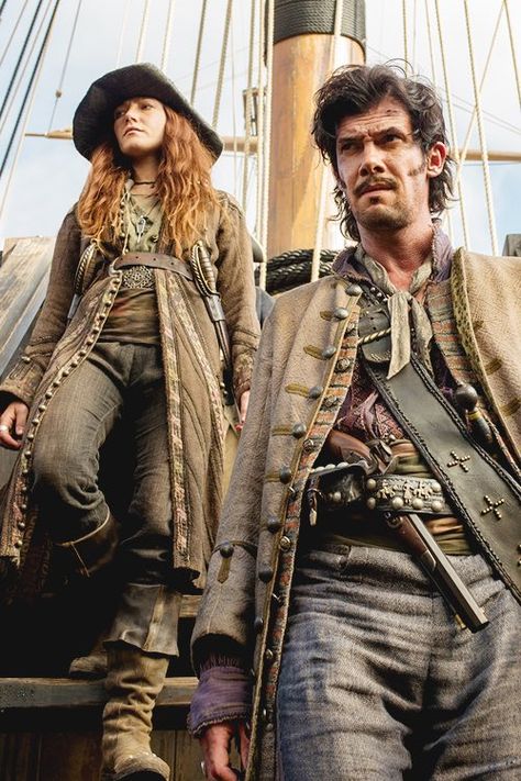 Anne Bonny (Clare Paget) and 'Calico' Jack Rackham (Toby Schmitz) - Black Sails. (I want her garb!) Anne Bonney, Monster Forest, Jack Rackham, Pirate Lady, Mollymauk Tealeaf, Black Sails Starz, Depp Johnny, Clara Paget, Anne Bonny