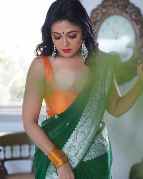 Prathana Behere, Prarthana Behere, Marathi Actress, Saree Wearing, Saree Wearing Styles, Anarkali Dress Pattern, Bollywood Hairstyles, Lead Role, Stylish Sarees