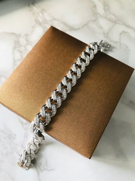 Iced Out Cuban Link Chain, Cuban Link Chain Men, Silver Bracelet Designs, Cuban Chain Bracelet, Cuban Link Bracelet, Diamond Bracelet Design, Silver Chain Style, Bracelet Chain, Jewelry Lookbook